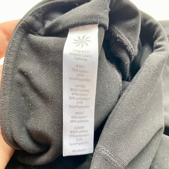 ATHLETA Leggings Salutation Colorblock Mesh Capri Black Pink Cropped Athletic XS - Picture 5 of 7